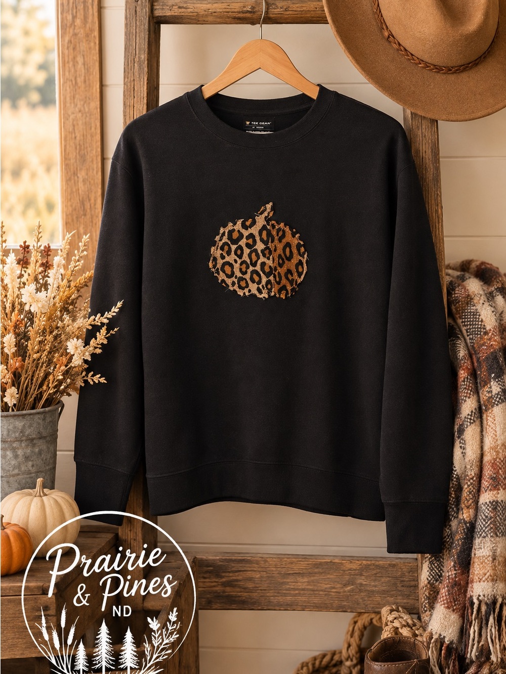 tek gear Black Crewneck Sweatshirt with Leopard Pumpkin Motif